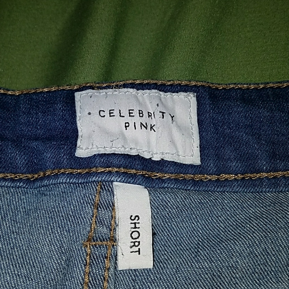 Shorts - Picture 2 of 4